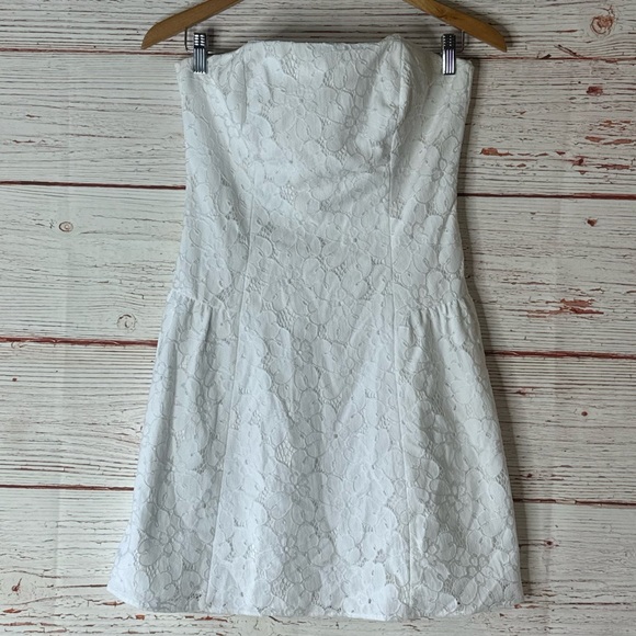 Lilly Pulitzer Jordan Strapless Mini Dress in Resort White Picque Lace Sz 4 - Picture 3 of 11
